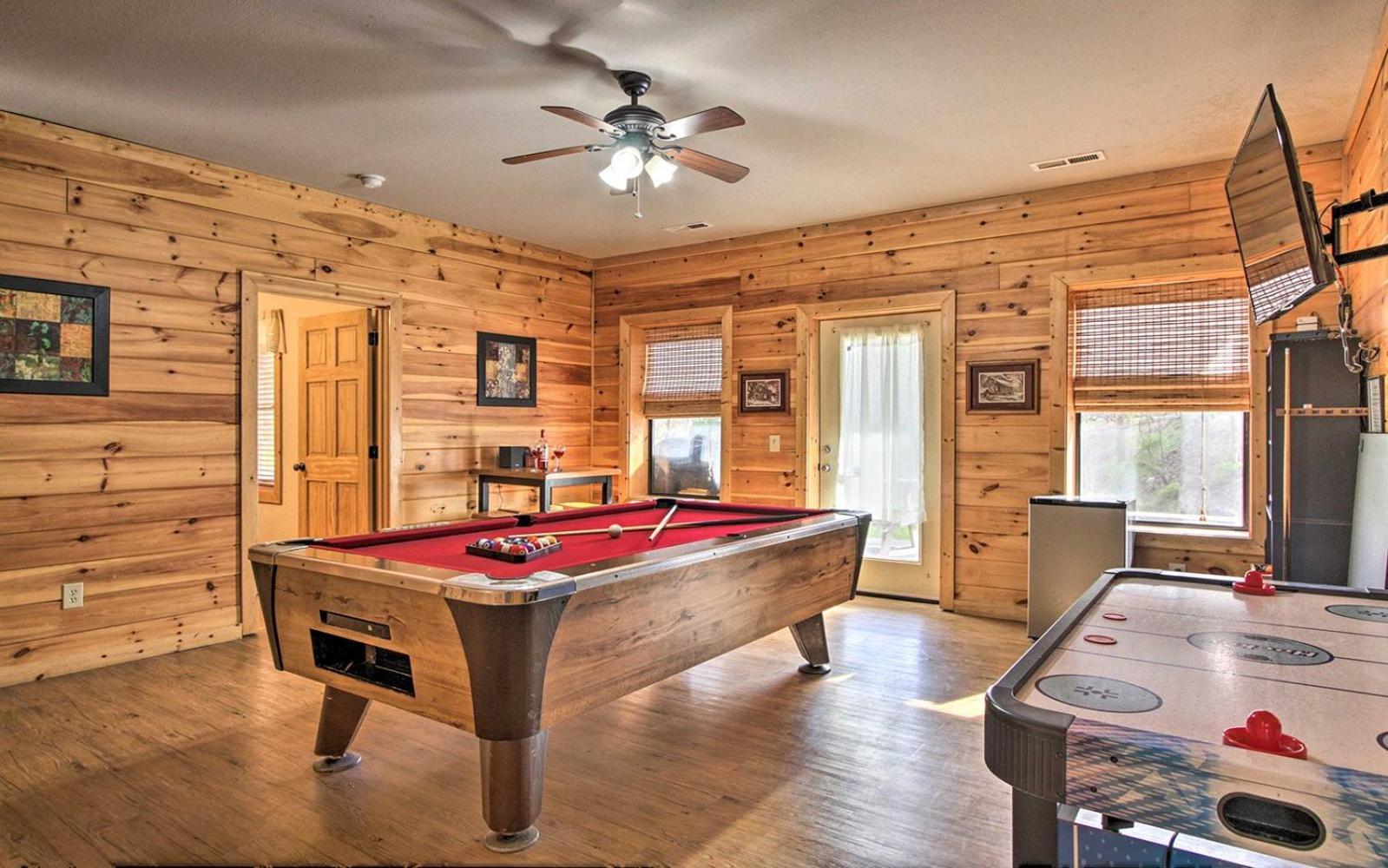 Вілла Gatlinburg Mountain Heaven Retreat Екстер'єр фото